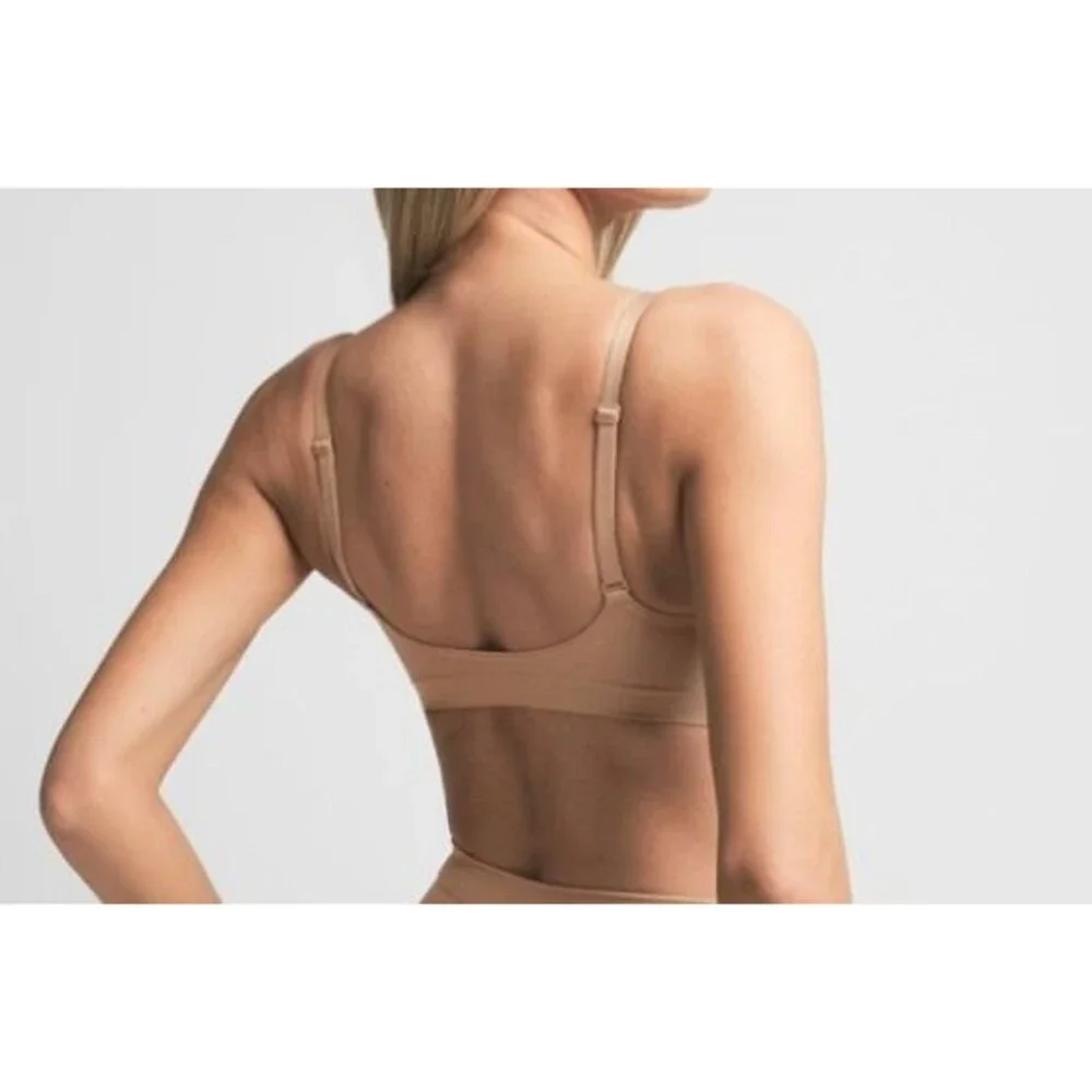 SKIMS SEAMLESS SCULPT BRALETTE- size Large- color clay - new unworn - Picture 4 of 8